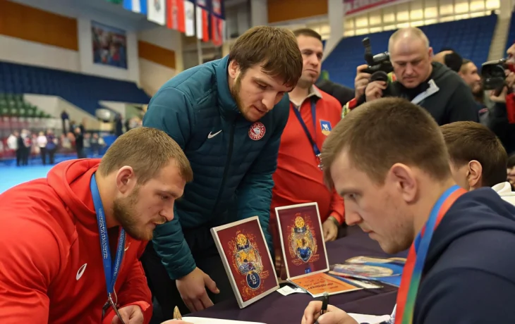 Олимпийские чемпионы дадут автографы на всероссийском турнире по борьбе в Красноярске Олимпийские чемпионы дадут автографы на всероссийском турнире по борьбе в Красноярске